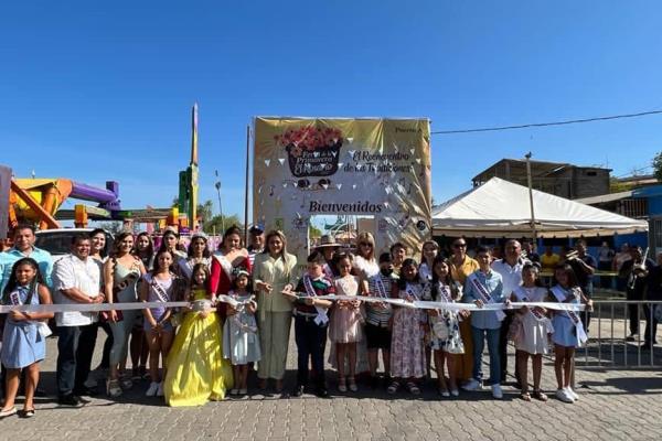 Cientos de rosarenses asisten a la inauguración de la Feria de la Primavera 2022