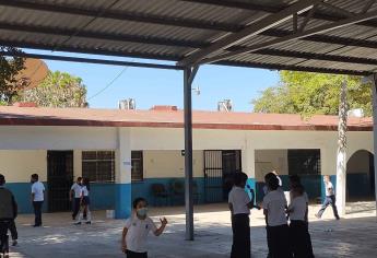 Rateros obligan a 700 niños a regresar a clases en línea