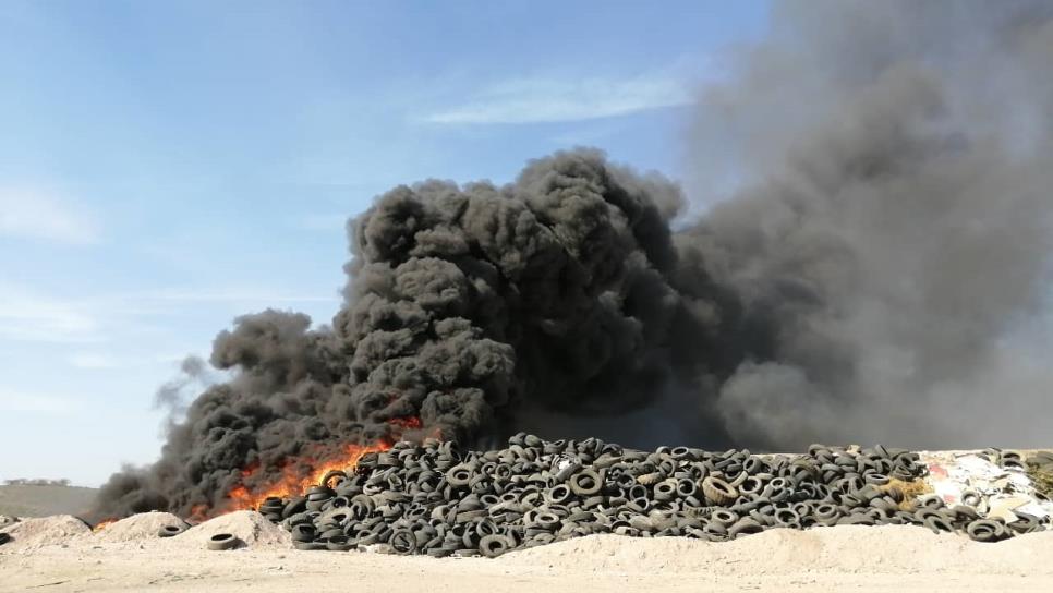 Moviliza a Bomberos y Protección Civil incendio en relleno sanitario en Culiacán