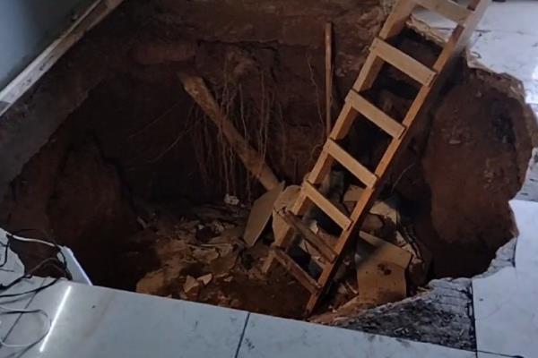 «Narcotúnel» provoca socavón y se traga a una persona en Culiacán