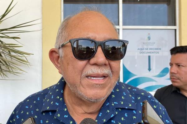 «No me interesa», responde alcalde de Mazatlán sobre la lista que señala Estrada Ferreiro