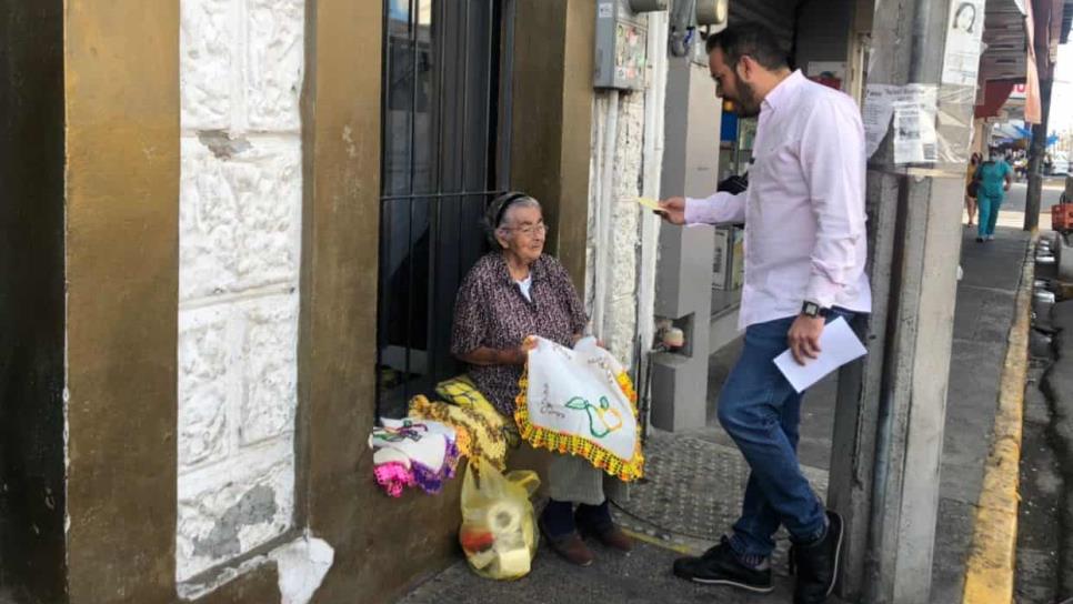 Le cumplen el sueño a doña Carmen: la sorprenden el Día de las Madres con apoyo para su negocio