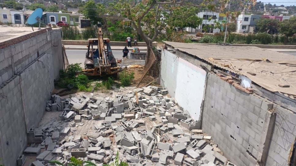 Con maquinaria pesada, terminan de desalojar a vecinos de Invasión Foresta