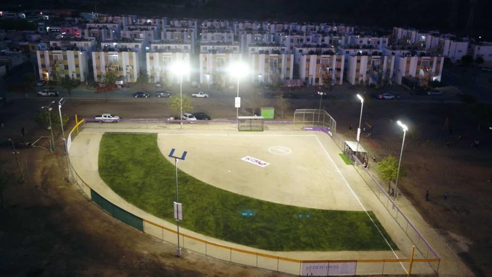 PIDS y SEMUJERES construyen estadio de softbol en Culiacán