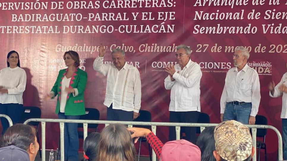 Supervisa AMLO carretera y programas en Chihuahua