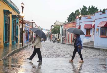 Ágatha, ya como tormenta en tierra, mantiene las fuertes lluvias en el sur de México