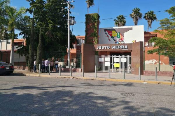 Roban otra escuela en pandemia y el seguro escolar no responde; padres la toman