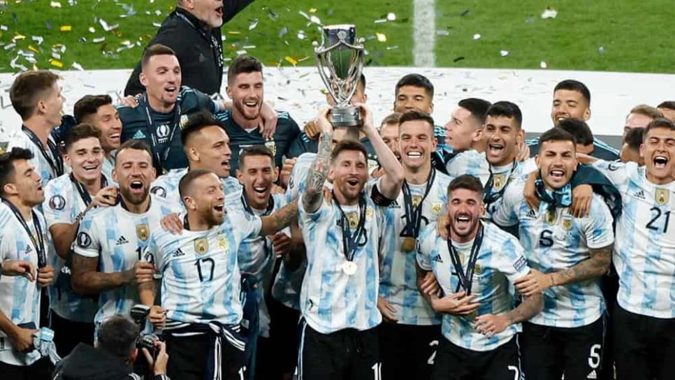 Argentina golea a Italia en la «Finalissima»