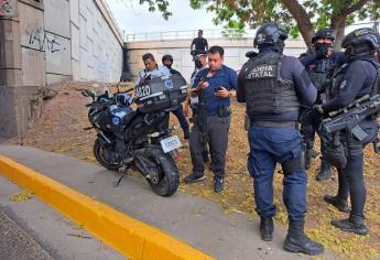 Agente de la Policía Estatal queda herido tras derrapar en su motocicleta, en Culiacán