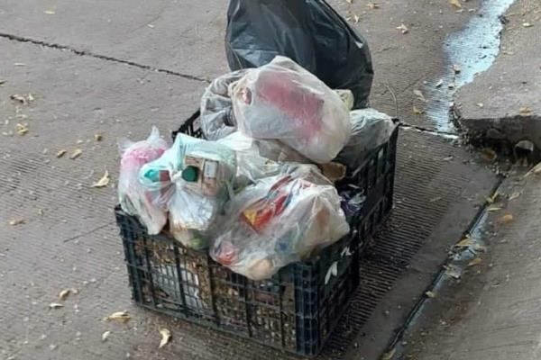 Denuncian vecinos de Bugambilias que el camión de la basura pasa 1 vez por semana