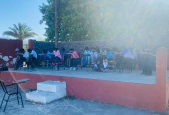 Alumnos de Agua Caliente de Baca vuelven a clases en línea, su escuela está a punto de caer