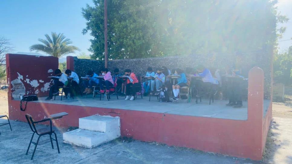 Alumnos de Agua Caliente de Baca vuelven a clases en línea, su escuela está a punto de caer