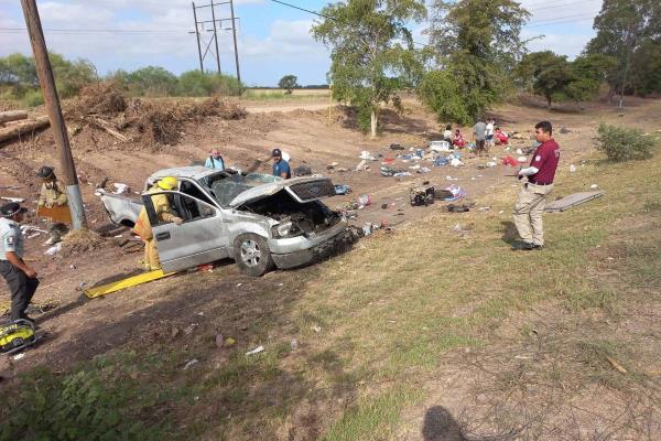 Volcadura en la Clayton deja cuarto mujeres lesionadas