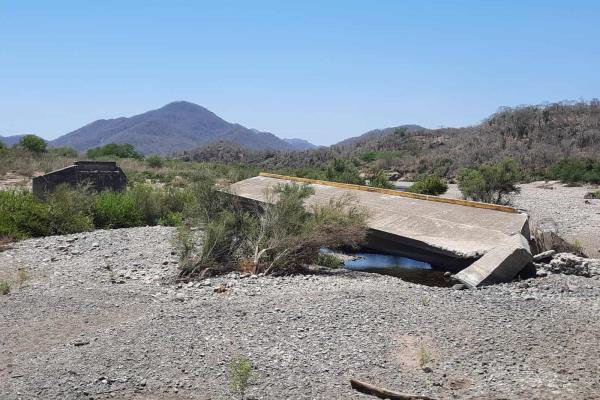 En el sur de Sinaloa se tienen olvidadas las obras públicas: CMIC