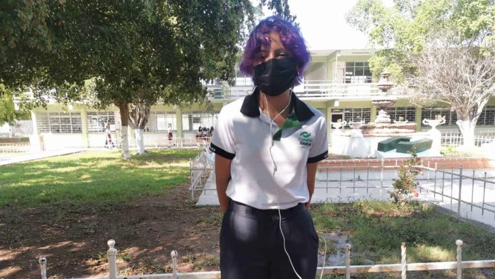 «El uniforme no define mi género», alumna de Conalep opta por pantalón por seguridad y comodidad