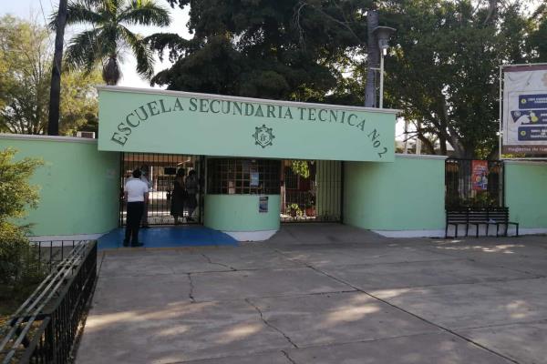 Denuncian penalmente a director de secundaria en Los Mochis