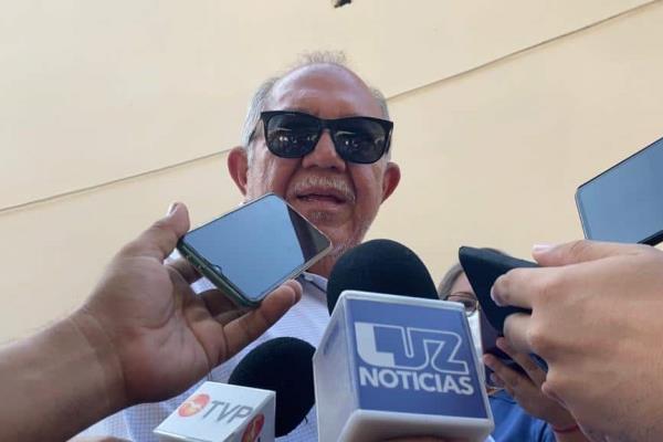 «Ni a favor de uno ni a favor de otro», dice Benítez Torres sobre demandas contra secretario