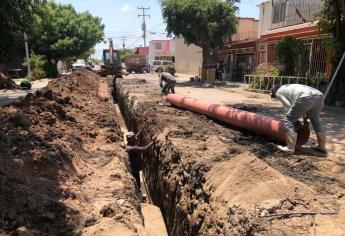 ¡Adiós drenaje colapsado¡ dirán en breve vecinos de la calle Cárdenas de la Mochicahui