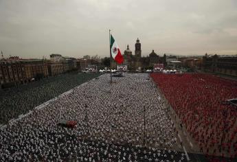 México logra récord Guinness con clase masiva de boxeo en el Zócalo