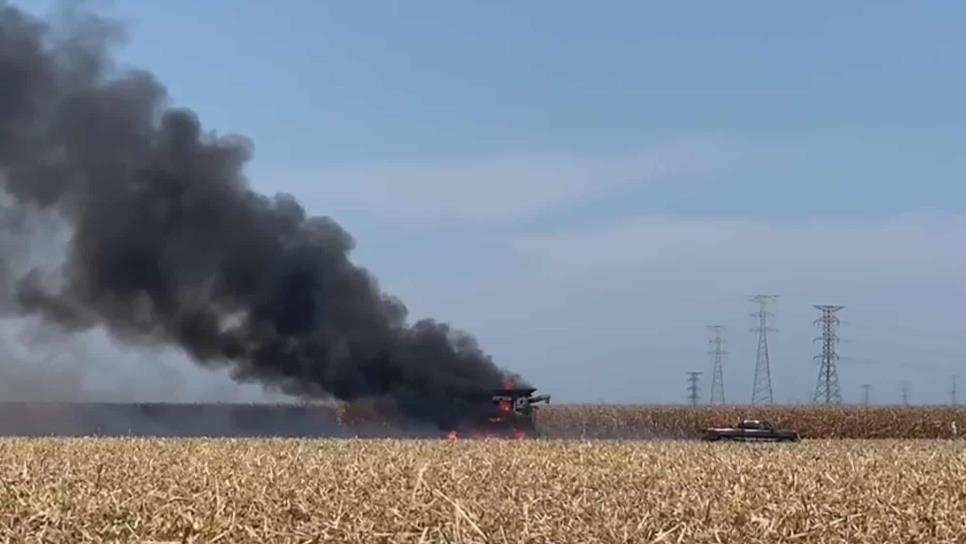 Se incendia trilladora en Juan José Ríos