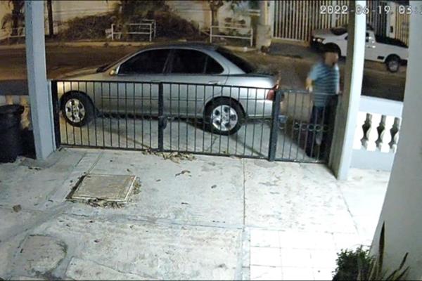 A bordo de un taxi, ladrón llega e intenta meterse a casa en Mazatlán