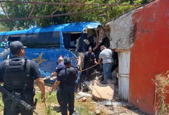 Camionazo en El Burrión deja a 8 personas lesionadas, una de gravedad