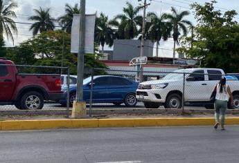 Advierten por poste que «da toques» en cruce frente al ISSSTE de Mazatlán