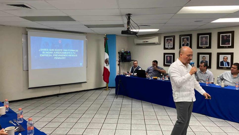 Canacintra y Hamda imparten curso de asesoría legal a empresarios locales