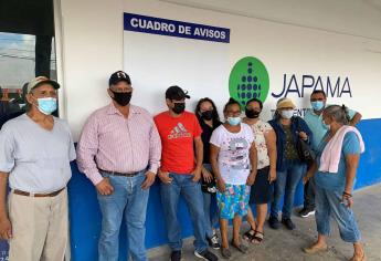 JAPAMA le cobra mil 100 pesos a vecina de la Jaramillo; se manifiestan