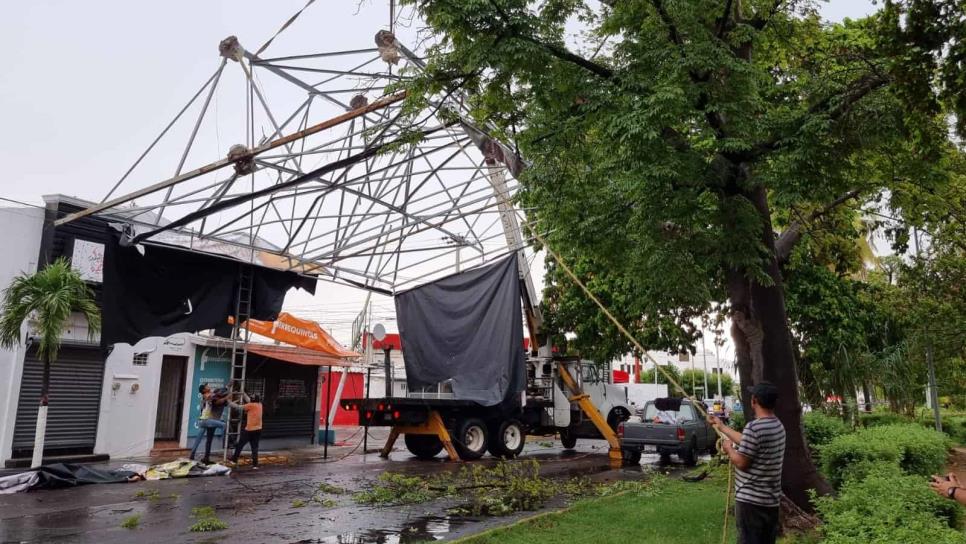 Revisa PC de Ahome que espectaculares no representen peligros durante las lluvias