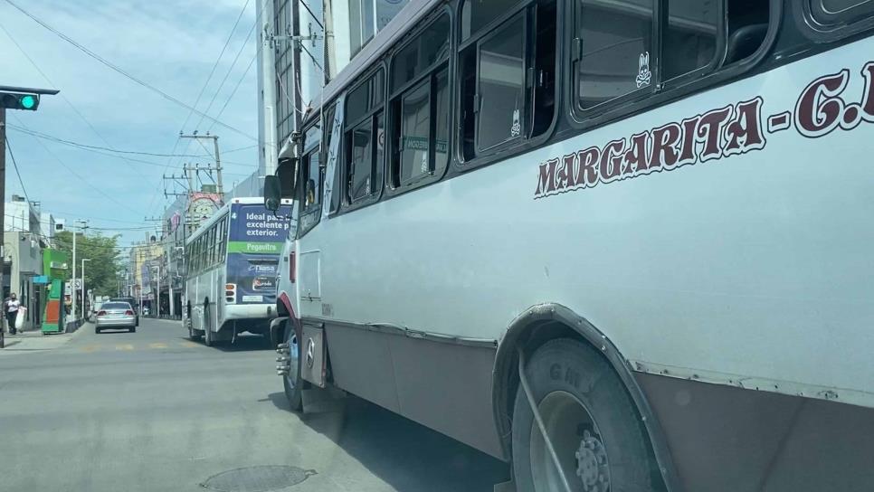 ¡Denúncialos! Es ilegal que camiones cobren tarifas de aire acondicionado sin tener el servicio