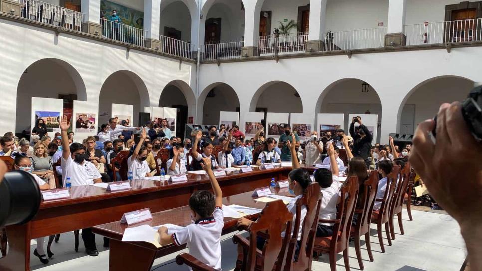 Ayuntamiento de Culiacán premia a niños del Cabildo Infantil 2022