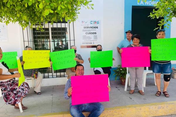 Hasta cuatro días se han quedado sin agua familias de La Noria