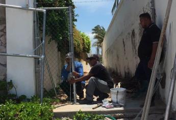 Torre de condominios privatiza acceso a la playa en Mazatlán