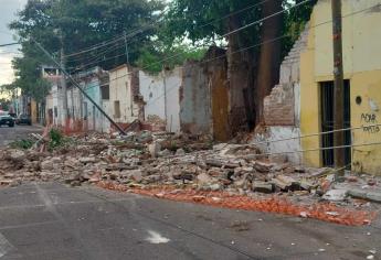 Se derrumba parte de casa antigua de la colonia Centro, en Culiacán