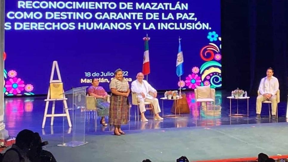 Casi 300 mil pesos costó la visita de Rigoberta Menchú a Mazatlán