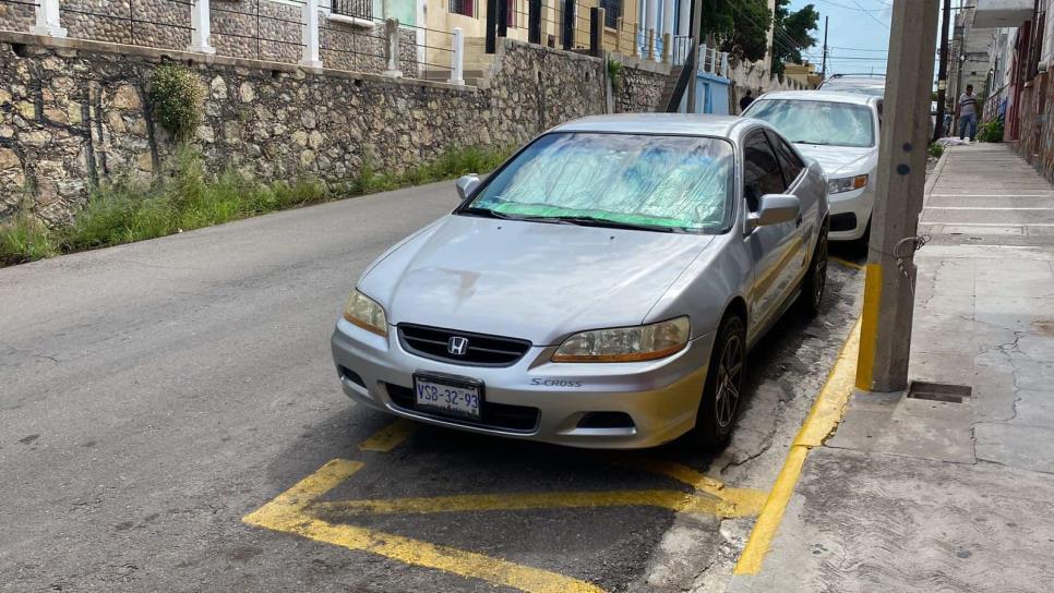 Hasta 20 multas al día por estacionarse mal en Centro Histórico