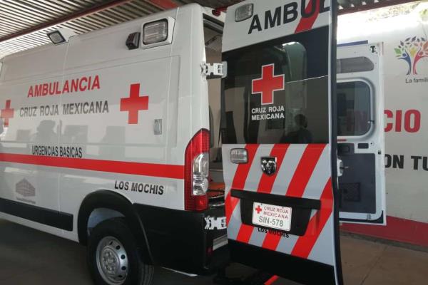 Denuncian que IMSS retiene camillas de Cruz Roja y paraliza servicios de tres ambulancias