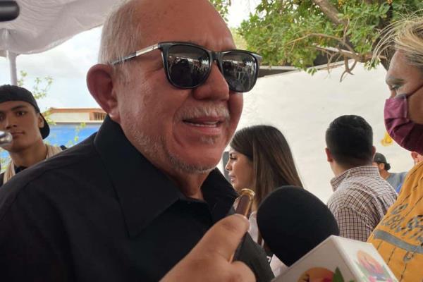 Policías de Mazatlán sí trabajan; reconoce alcalde detención de canadiense