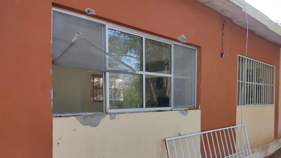 Roban minisplit en escuela primaria en Guamúchil