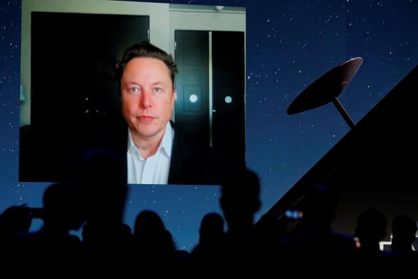 Musk contrademanda a Twitter en su disputa por la compra de la red social