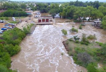 En Sinaloa de Leyva caen 150 mm de lluvia