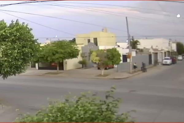 Levantan portón y se roban una motocicleta en Los Mochis