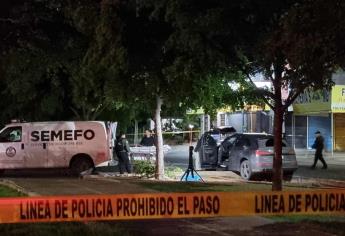 Identifican a hombre acribillado a balazos en camioneta de lujo en Culiacán