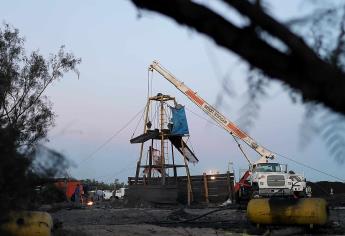 López Obrador confirma al menos 9 mineros atrapados por derrumbe en México