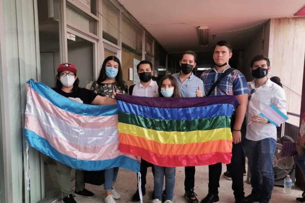 Comunidad trans se manifiesta en Ahome, exige aplicar Ley de Identidad de Genero
