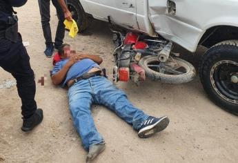 Motociclista termina lesionado en desigual choque en Batamote