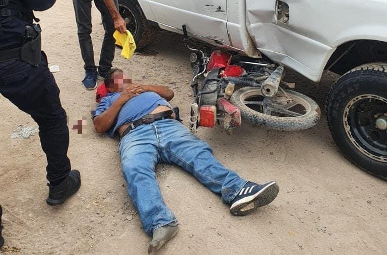 Motociclista termina lesionado en desigual choque en Batamote