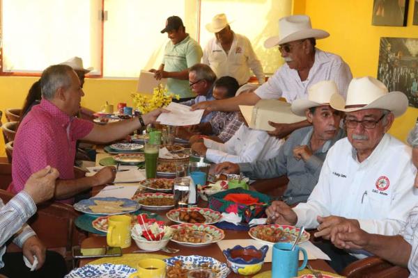Alcalde de Ahome responde a solicitudes de comisariados ejidales en la sindicatura Central Mochis