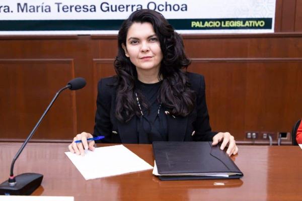 Le roban a diputada Almendra Negrete en hotel de Mazatlán; encuentra la FGE cerrada